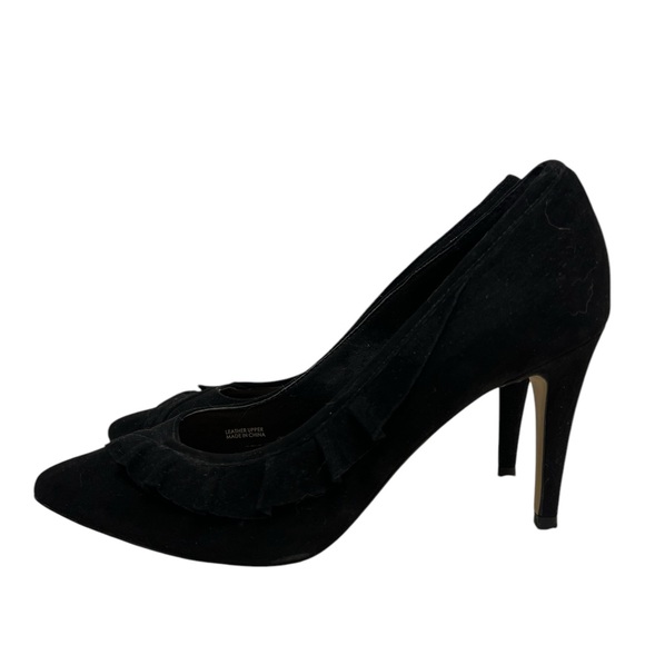 TAHARI  black leather suede high heels with a ruffled side detail pointed toe - Picture 2 of 13